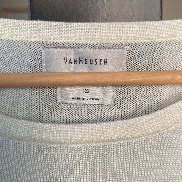 Van Heusen light weight knit. - Picture 2 of 6